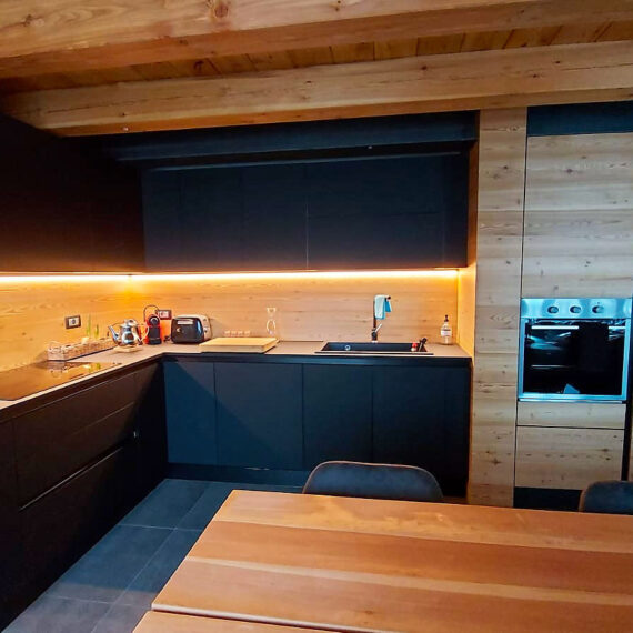 Arredo per cucina in vero legno